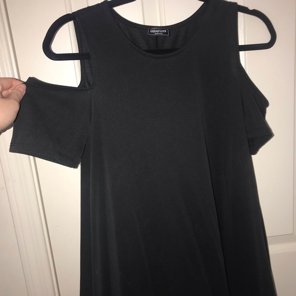 Black Urban Look Flowy Dress - Picture 3 of 5